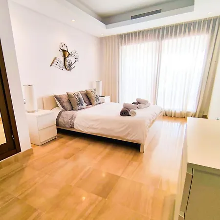 Luxury 3 Bedrooms, Private Heated Pool - Ehhouse * Эстепона