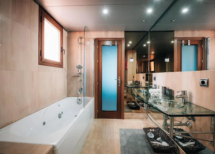 Luxury 3 Bedrooms, Private Heated Pool - Ehhouse *