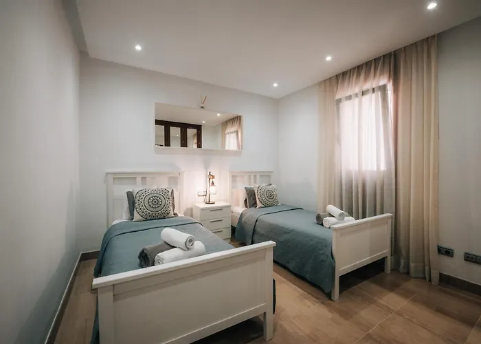 Luxury 3 Bedrooms, Private Heated Pool - Ehhouse Apartman